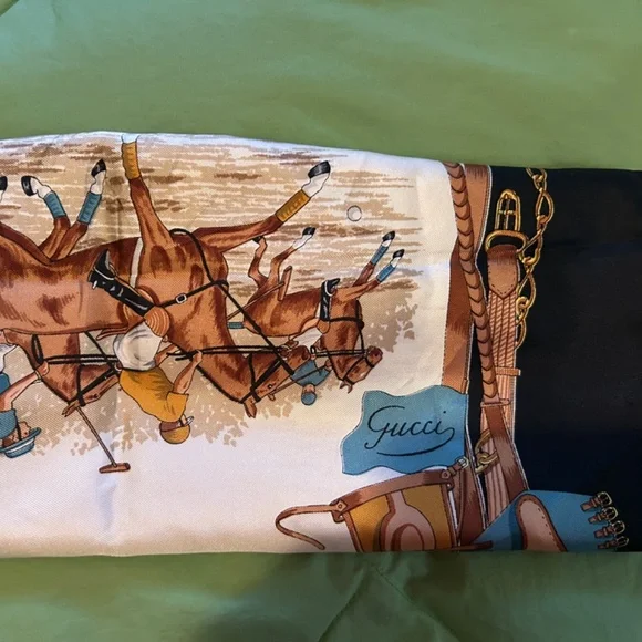 Stunning Vintage GUCCI Equestrian Scarf (great gift for horse lover/scarf lover) - Picture 5 of 16